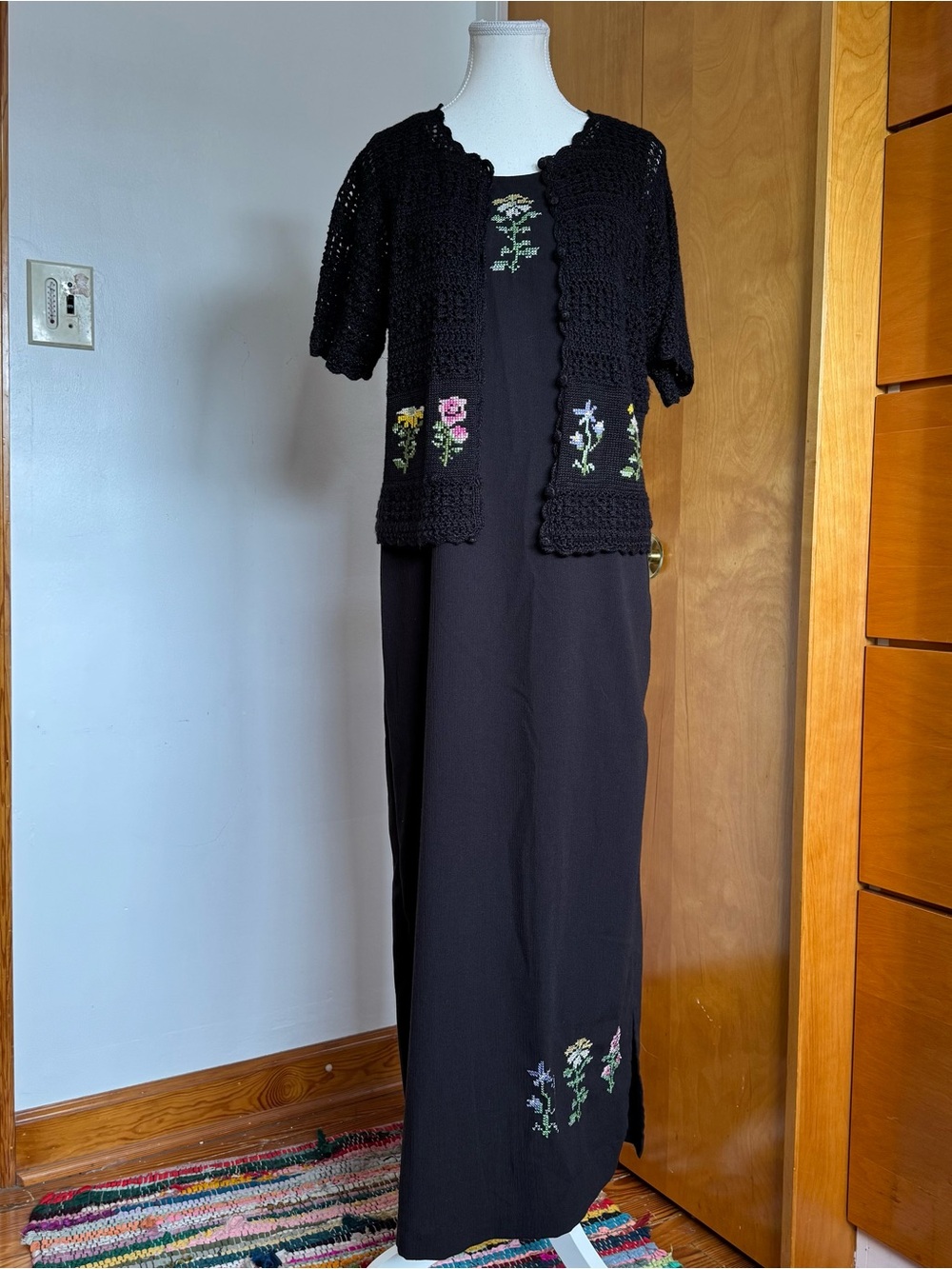 2 piece set with crosstitch embroidery flowers